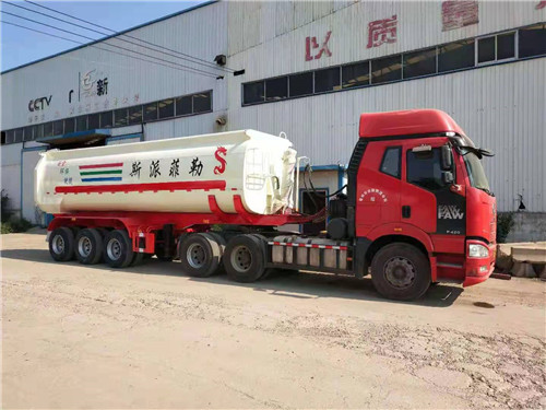 粉粒物料運輸半掛車